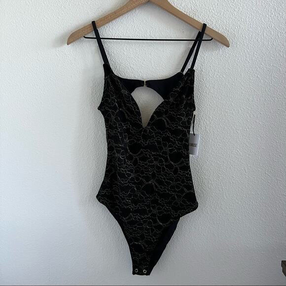 NWT Amuse Society Azalea Bodysuit Black Lace Medium - Picture 1 of 16
